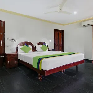 Resort Itsy The Waters Edge Kovalam