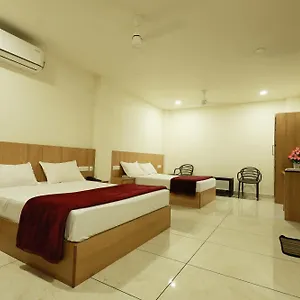 Hotel Slice Of Heaven Mundakayam
